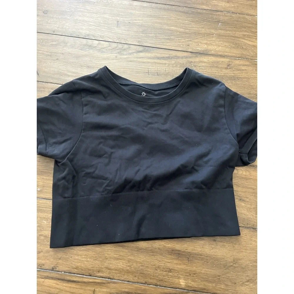 Aerie Offline Black Crop Top Short Black‎ Exercise Workout Top Size Large EUC - Picture 3 of 5